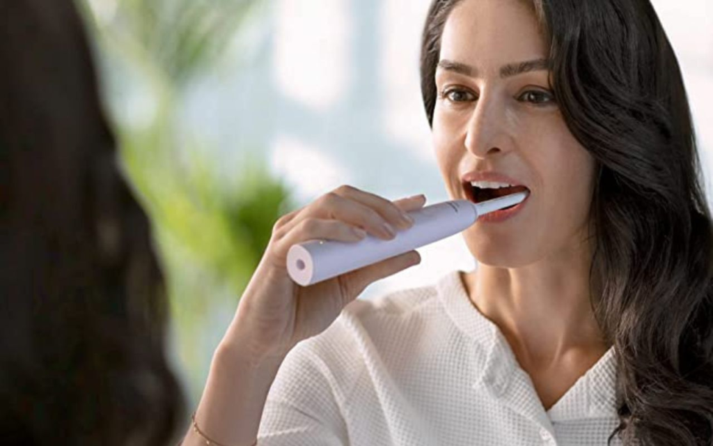 Pourquoi il vaut mieux éviter les brosses à dents électriques 